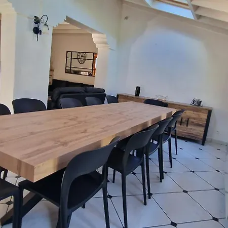 De Groupe La Gloriette بيت للعطل