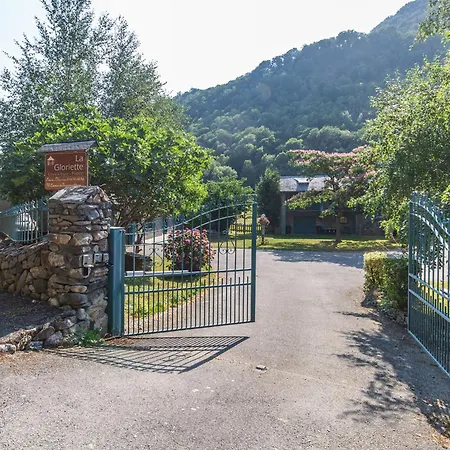 Gite De Groupe Le Domaine - 26 Personnes Au Coeur Des Pyrenees L O Domaine De Geu Дом отдыха